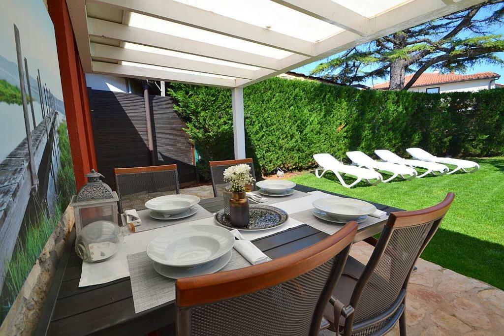 Villa Giardin Novigrad Istria Exteriör bild